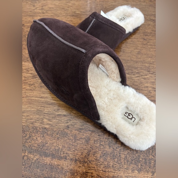 UGG slippers - Picture 1 of 5